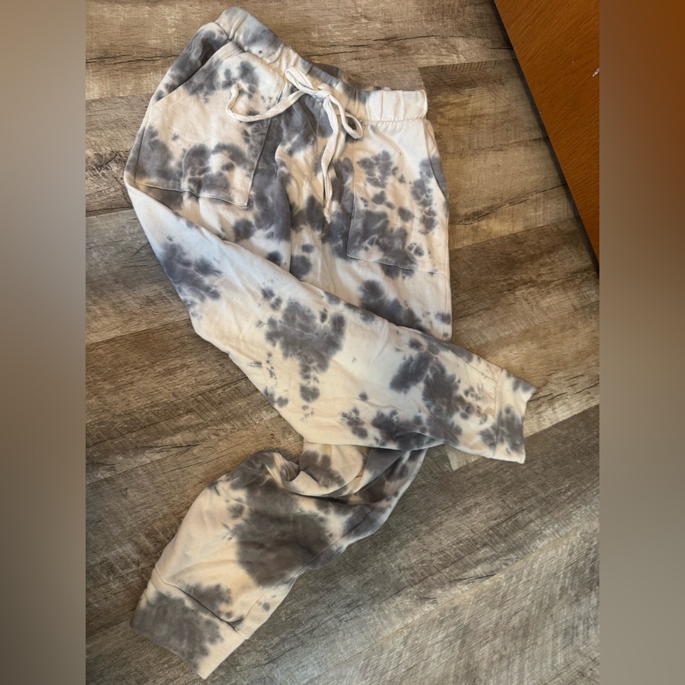 Caution to the Wind SMALL Gray and white tie-dye joggers, good condition